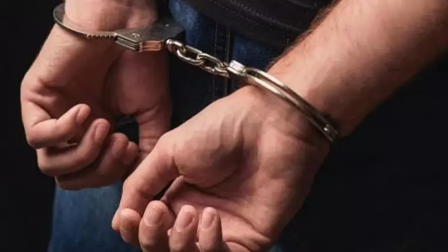 Odisha से ट्रेन के ज़रिए 35 किलो गांजा की तस्करी के आरोप में दो लोग गिरफ़्तार Odisha से ट्रेन के ज़रिए 35 किलो गांजा की तस्करी के आरोप में दो लोग गिरफ़्तार