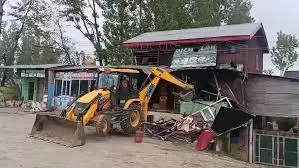 Anantnag: पुलिस की बड़ी कार्रवाई, अवैध संपत्ति पर बुलडोजर Anantnag: पुलिस की बड़ी कार्रवाई, अवैध संपत्ति पर बुलडोजर
