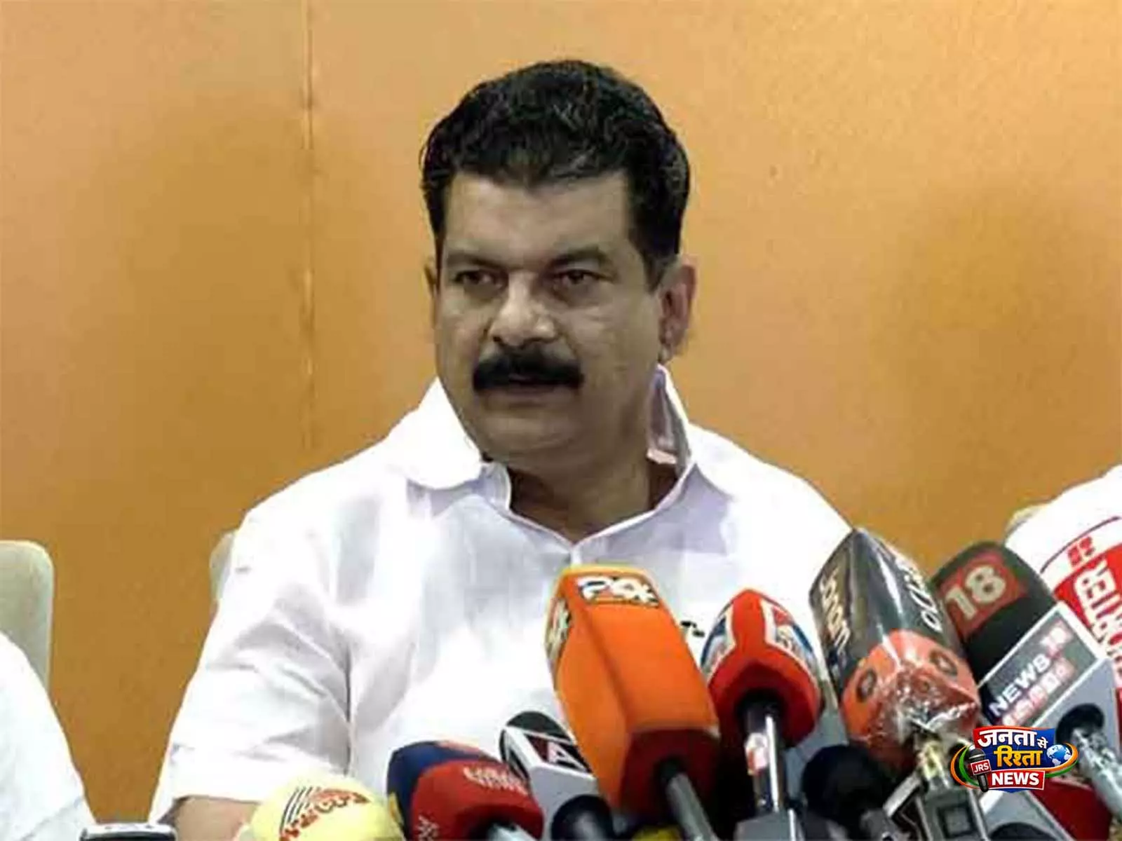 अगर LDF सत्ता गंवाती है, तो पिनराई विजयन विपक्ष के नेता बन सकते हैं: PV अनवर अगर LDF सत्ता गंवाती है, तो पिनराई विजयन विपक्ष के नेता बन सकते हैं: PV अनवर