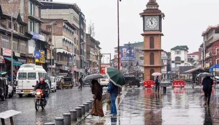 Jammu: जम्मू-कश्मीर में मौसम में बदलाव जारी, प्रदेश में मौसम को लेकर अलर्ट Jammu: जम्मू-कश्मीर में मौसम में बदलाव जारी, प्रदेश में मौसम को लेकर अलर्ट