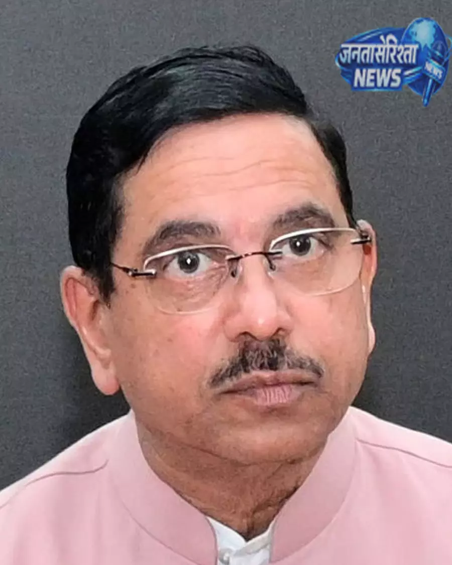 LPG की कीमतों में बढ़ोतरी कंपनियों का फैसला है: केंद्रीय मंत्री प्रह्लाद जोशी LPG की कीमतों में बढ़ोतरी कंपनियों का फैसला है: केंद्रीय मंत्री प्रह्लाद जोशी