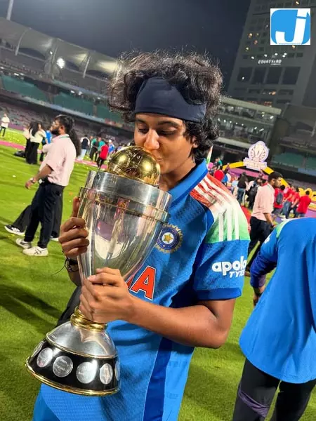 इंग्लैंड दौरे के लिए भारतीय महिला टीम घोषित, नंदिनी और चरणी को टेस्ट डेब्यू का मौका इंग्लैंड दौरे के लिए भारतीय महिला टीम घोषित, नंदिनी और चरणी को टेस्ट डेब्यू का मौका