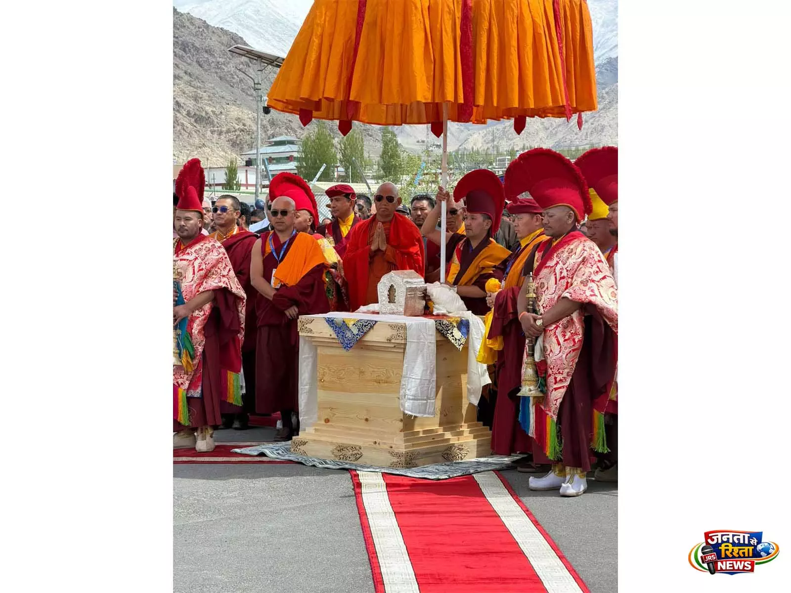 अत्यंत हर्ष: PM मोदी ने लेह में पवित्र बुद्ध अवशेषों की प्रदर्शनी के उद्घाटन की सराहना की अत्यंत हर्ष: PM मोदी ने लेह में पवित्र बुद्ध अवशेषों की प्रदर्शनी के उद्घाटन की सराहना की