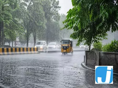 तमिलनाडु में तूफान और तेज हवाओं के साथ भारी बारिश की आशंका: मौसम विभाग तमिलनाडु में तूफान और तेज हवाओं के साथ भारी बारिश की आशंका: मौसम विभाग