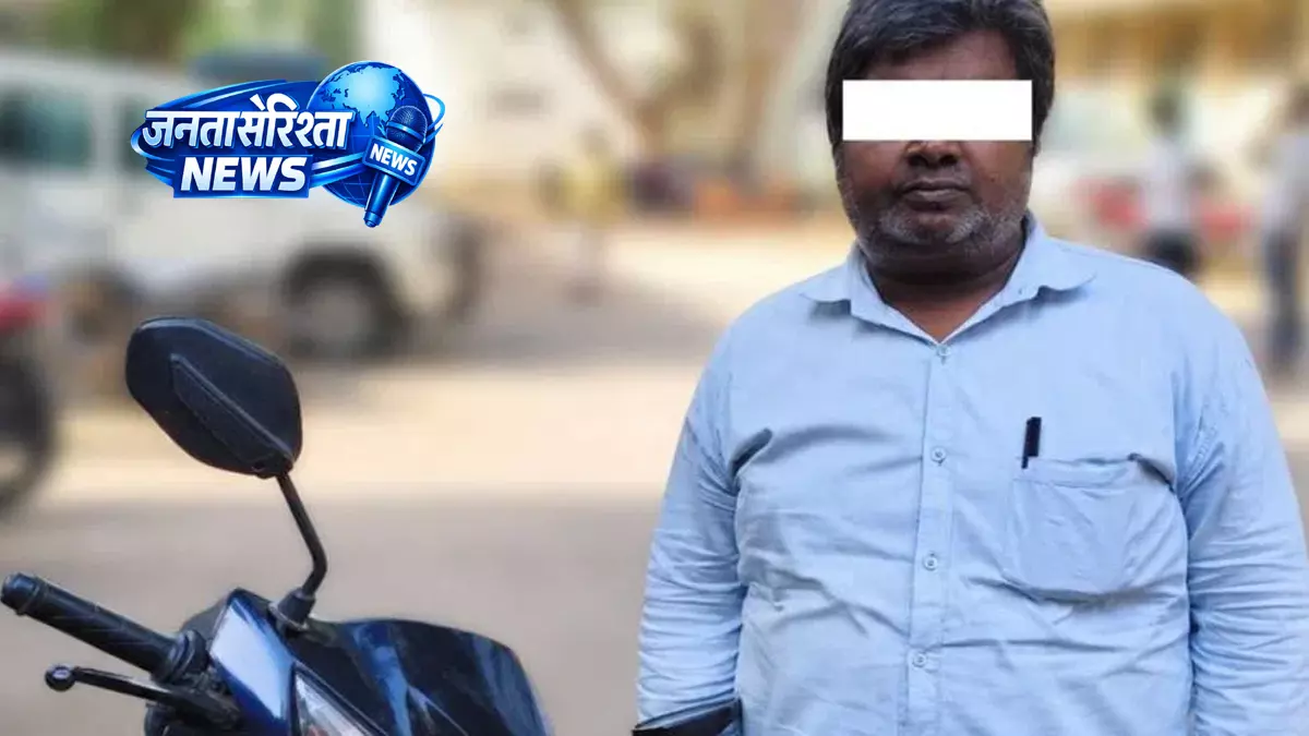 Hyderabad में स्कूटर का नंबर बदलकर चालान से बचने की कोशिश, मालिक गिरफ्तार Hyderabad में स्कूटर का नंबर बदलकर चालान से बचने की कोशिश, मालिक गिरफ्तार