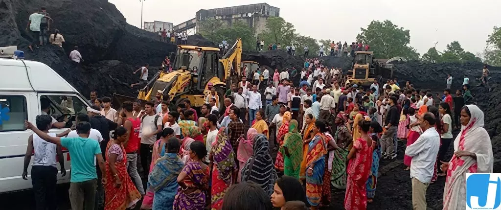 स्लरी लोडिंग के दौरान मलबा धंसा, चार मजदूरों की मौत स्लरी लोडिंग के दौरान मलबा धंसा, चार मजदूरों की मौत