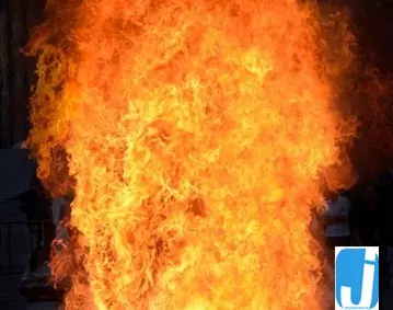 एसी ब्लास्ट से बड़ा हादसा, एक बच्चे की मौत दूसरा गंभीर एसी ब्लास्ट से बड़ा हादसा, एक बच्चे की मौत दूसरा गंभीर