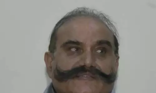 तमिलनाडु के पूर्व DGP एसआर जांगिड़ ने पुलिस सेवा को किया याद तमिलनाडु के पूर्व DGP एसआर जांगिड़ ने पुलिस सेवा को किया याद