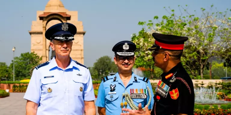 हिंद-प्रशांत क्षेत्र में अमेरिका और भारत के बीच अंतर-संचालनीयता को सुदृढ़ करना हिंद-प्रशांत क्षेत्र में अमेरिका और भारत के बीच अंतर-संचालनीयता को सुदृढ़ करना