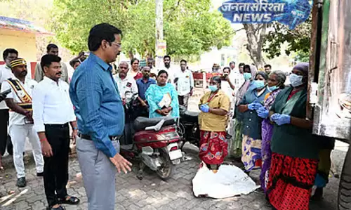 Thiruvannamalai : 300 टन कचरा, 2,105 सफाई कर्मियों ने किया सफाई अभियान Thiruvannamalai : 300 टन कचरा, 2,105 सफाई कर्मियों ने किया सफाई अभियान