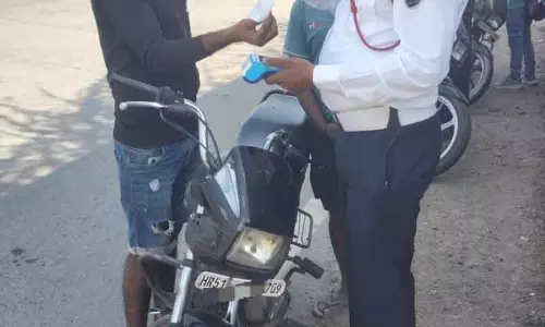 Gurugram पुलिस ने हेलमेट नहीं पहनने पर 82.8 लाख का चालान काटा