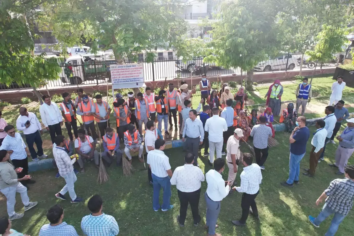 Jaipur: ‘रंग दे गुलाबी’ अभियान में 500 दीवारों पर स्वच्छता स्लोगन Jaipur: ‘रंग दे गुलाबी’ अभियान में 500 दीवारों पर स्वच्छता स्लोगन