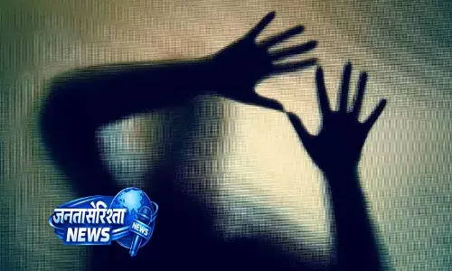 Gurugram में क्लब के बाहर महिला से बदसलूकी, मामला दर्ज Gurugram में क्लब के बाहर महिला से बदसलूकी, मामला दर्ज