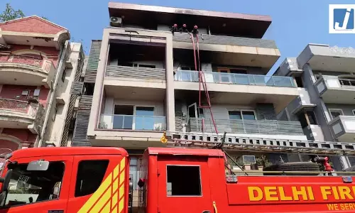 कठिन समय में पीड़ित परिवारों के साथ खड़ी है दिल्ली सरकार, विवेक विहार अग्निकांड पर सीएम रेखा ने जताया दुख