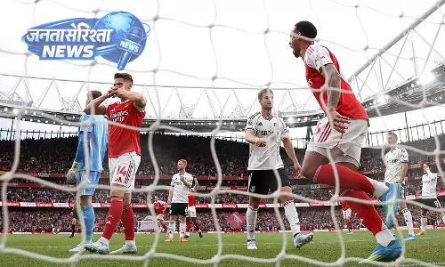 Premier League : आर्सेनल ने फुलहम को आसानी से हराकर मैन सिटी पर 6 अंकों की बढ़त बनाई Premier League : आर्सेनल ने फुलहम को आसानी से हराकर मैन सिटी पर 6 अंकों की बढ़त बनाई