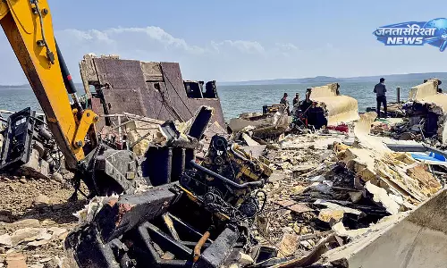 Bargi Dam में क्रूज़ बोट हादसा: 5 वर्षीय बच्चे का शव मिला, मृतकों की संख्या 12 हुई Bargi Dam में क्रूज़ बोट हादसा: 5 वर्षीय बच्चे का शव मिला, मृतकों की संख्या 12 हुई
