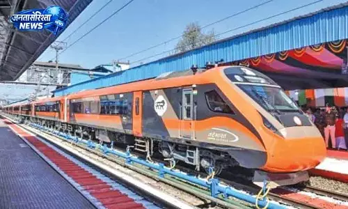 Jammu -Srinagar के बीच वंदे भारत एक्सप्रेस का व्यावसायिक परिचालन शुरू Jammu -Srinagar के बीच वंदे भारत एक्सप्रेस का व्यावसायिक परिचालन शुरू