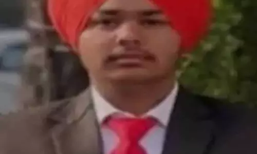 Amritsar में किशोर छात्र की हत्या, पुलिस हर पहलू की कर रही पड़ताल Amritsar में किशोर छात्र की हत्या, पुलिस हर पहलू की कर रही पड़ताल