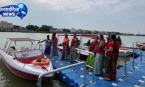 छुट्टियों में Chennai के नौका विहार स्पॉट्स पर बढ़ती भीड़ छुट्टियों में Chennai के नौका विहार स्पॉट्स पर बढ़ती भीड़
