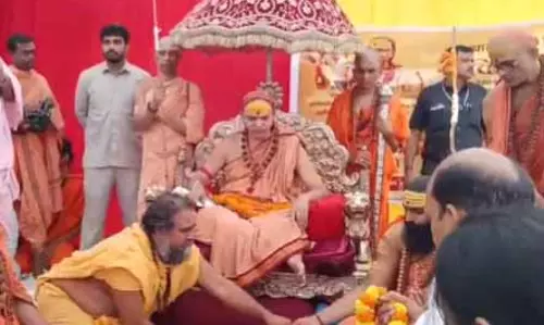 अविमुक्तेश्वरानंद ने CM योगी को फिर घेरा, खुद को बताया निडर अविमुक्तेश्वरानंद ने CM योगी को फिर घेरा, खुद को बताया निडर