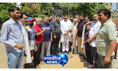 वार्ड 13 में सड़क और नाली सुधार कार्य का शुभारंभ, Arvind Gupta ने किया उद्घाटन वार्ड 13 में सड़क और नाली सुधार कार्य का शुभारंभ, Arvind Gupta ने किया उद्घाटन