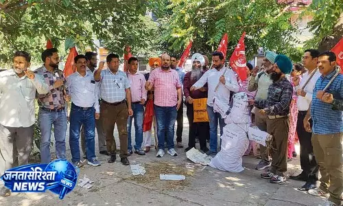 Punjab शिक्षक का दिल्ली आंदोलन, केजरीवाल के साथ जुड़े सत्याग्रह में Punjab शिक्षक का दिल्ली आंदोलन, केजरीवाल के साथ जुड़े सत्याग्रह में
