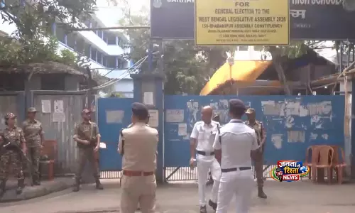 Kolkata: पश्चिम बंगाल चुनाव नतीजों से पहले कई स्ट्रॉन्गरूम्स में सुरक्षा बढ़ाई गई