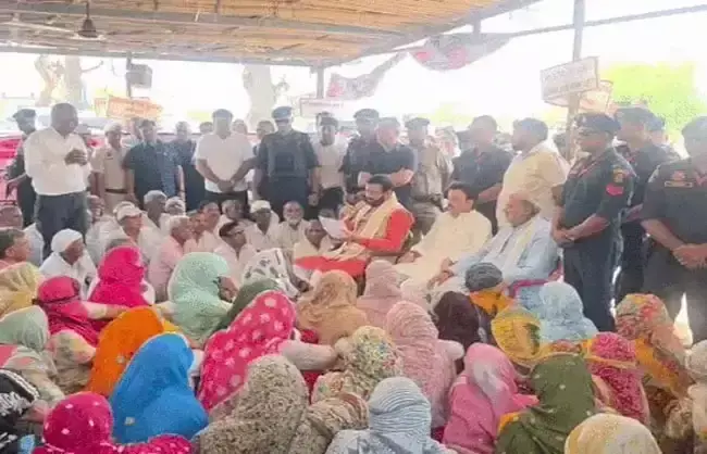 Rewari: मुख्यमंत्री ने रेवाड़ी में ग्रामीणों का धरना समाप्त कराया Rewari: मुख्यमंत्री ने रेवाड़ी में ग्रामीणों का धरना समाप्त कराया