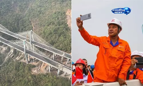 Mumbai–पुणे एक्सप्रेसवे के मिसिंग लिंक पर ट्रैफिक शुरू, सेल्फी स्टॉप से बढ़ी चिंता Mumbai–पुणे एक्सप्रेसवे के मिसिंग लिंक पर ट्रैफिक शुरू, सेल्फी स्टॉप से बढ़ी चिंता
