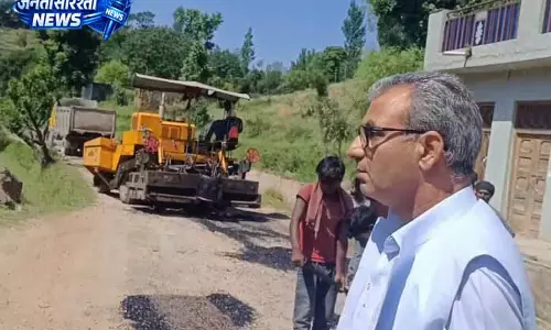 MLA ने थन्नामंडी में अधूरा और संदिग्ध सड़क निर्माण रोके जाने की मांग उठाई MLA ने थन्नामंडी में अधूरा और संदिग्ध सड़क निर्माण रोके जाने की मांग उठाई