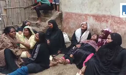 सनकी पति ने पत्नी की चाकू से गला रेतकर हत्या कर दी, आरोपी मौके से फरार सनकी पति ने पत्नी की चाकू से गला रेतकर हत्या कर दी, आरोपी मौके से फरार