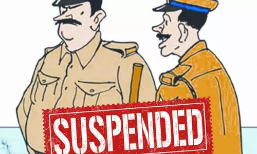 Shimla: एएसआई की गुंडागर्दी कैमरे में कैद, सस्पेंड Shimla: एएसआई की गुंडागर्दी कैमरे में कैद, सस्पेंड