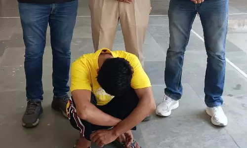 Kaithal: पैसे ऐंठने वाले हनीट्रैप आरोपी पर पुलिस की कार्रवाई Kaithal: पैसे ऐंठने वाले हनीट्रैप आरोपी पर पुलिस की कार्रवाई