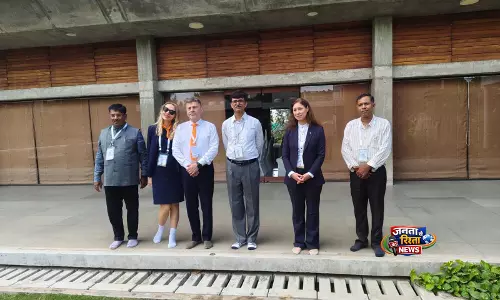 VGRC दक्षिण गुजरात 2026: सूरत में ध्यान सत्र में यूक्रेनी और रूसी दूतावासों के प्रतिनिधियों ने भाग लिया VGRC दक्षिण गुजरात 2026: सूरत में ध्यान सत्र में यूक्रेनी और रूसी दूतावासों के प्रतिनिधियों ने भाग लिया
