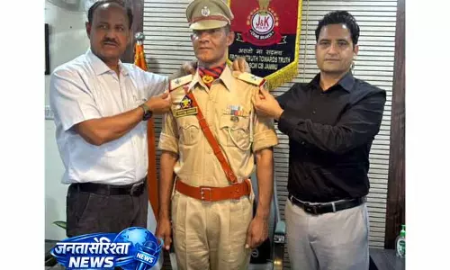 पुलिस विभाग में प्रोत्साहन, ASI को पदोन्नति पर विशेष सम्मान पुलिस विभाग में प्रोत्साहन, ASI को पदोन्नति पर विशेष सम्मान