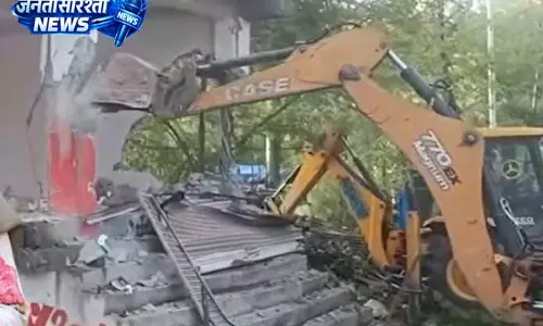Kashmir: नशा तस्करी के खिलाफ कड़ी कार्रवाई, पुलिस ने करोड़ों की संपत्ति नष्ट की Kashmir: नशा तस्करी के खिलाफ कड़ी कार्रवाई, पुलिस ने करोड़ों की संपत्ति नष्ट की