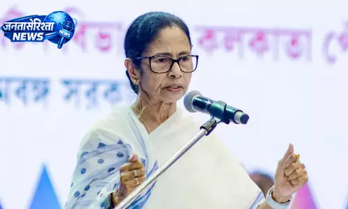 भवानीपुर काउंटिंग सेंटर पर हंगामा, TMC ने EVM सुरक्षा को लेकर उठाए सवाल भवानीपुर काउंटिंग सेंटर पर हंगामा, TMC ने EVM सुरक्षा को लेकर उठाए सवाल