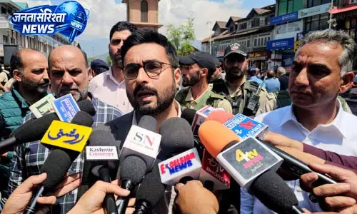 Srinagar में नशे के खिलाफ जागरूकता बढ़ाने के लिए मार्च का आयोजन