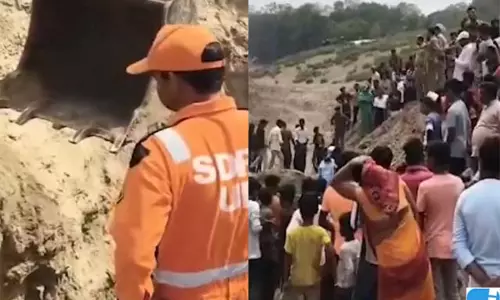 खुदाई के दौरान घाट पर मिट्टी धंसने मजदूर की मौत, छह घंटे चले रेस्क्यू से निकाला शव खुदाई के दौरान घाट पर मिट्टी धंसने मजदूर की मौत, छह घंटे चले रेस्क्यू से निकाला शव