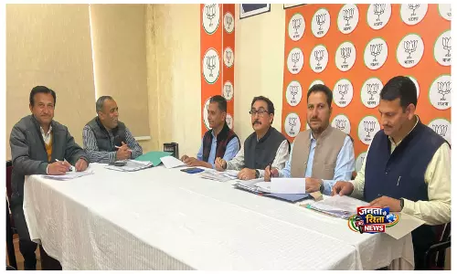 कनेरी नर्सिंग इंस्टीट्यूट विवाद: BJP के विपिन परमार ने कांग्रेस सरकार पर साधा निशाना कनेरी नर्सिंग इंस्टीट्यूट विवाद: BJP के विपिन परमार ने कांग्रेस सरकार पर साधा निशाना