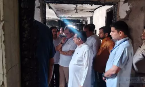New Delhi: विवेक विहार हादसे के पीड़ितों से मिले दिल्ली भाजपा अध्यक्ष