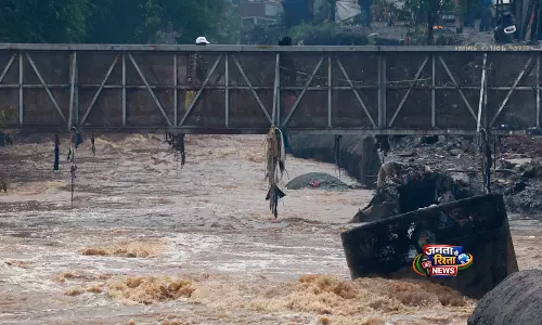 Kenya में भारी बारिश के बीच अचानक आई बाढ़ से कम से कम 10 लोगों की मौत Kenya में भारी बारिश के बीच अचानक आई बाढ़ से कम से कम 10 लोगों की मौत