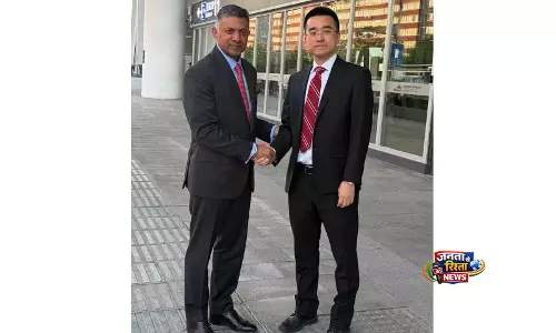 China में विदेश मंत्रालय के उप निदेशक ने नामित राजदूत विक्रम दोरईस्वामी का किया स्वागत