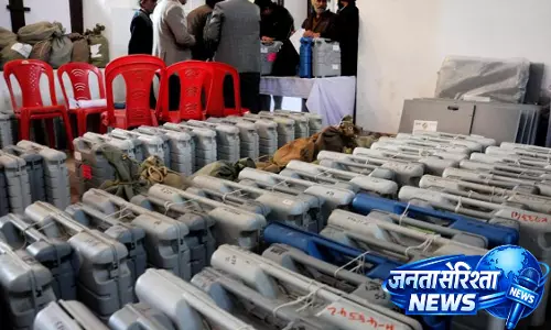 Kerala में मतगणना की तैयारी पूरी, 15,465 अधिकारी तैनात Kerala में मतगणना की तैयारी पूरी, 15,465 अधिकारी तैनात