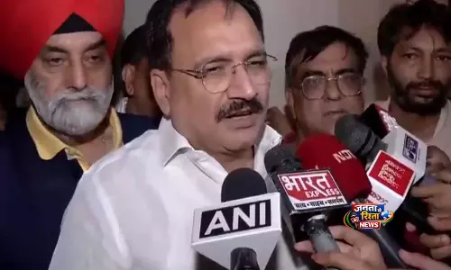 पुलिस को शक है कि आग लगने की वजह AC में हुई चिंगारी थी, जिससे नौ लोगों की मौत हो गई: वीरेंद्र सचदेवा पुलिस को शक है कि आग लगने की वजह AC में हुई चिंगारी थी, जिससे नौ लोगों की मौत हो गई: वीरेंद्र सचदेवा