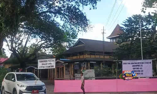 किला बना लखीमपुर: Assam में सोमवार को आने वाले चुनावी नतीजों के मद्देनज़र तीन-स्तरीय सुरक्षा व्यवस्था लागू किला बना लखीमपुर: Assam में सोमवार को आने वाले चुनावी नतीजों के मद्देनज़र तीन-स्तरीय सुरक्षा व्यवस्था लागू