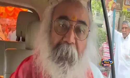 विपक्ष LoP पद से हटा सकता है:  Acharya Pramod का राहुल गांधी पर हमला