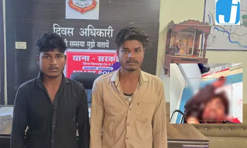 बिलासपुर में चाकूबाजी, 3 आरोपी व 2 नाबालिग गिरफ्तार बिलासपुर में चाकूबाजी, 3 आरोपी व 2 नाबालिग गिरफ्तार