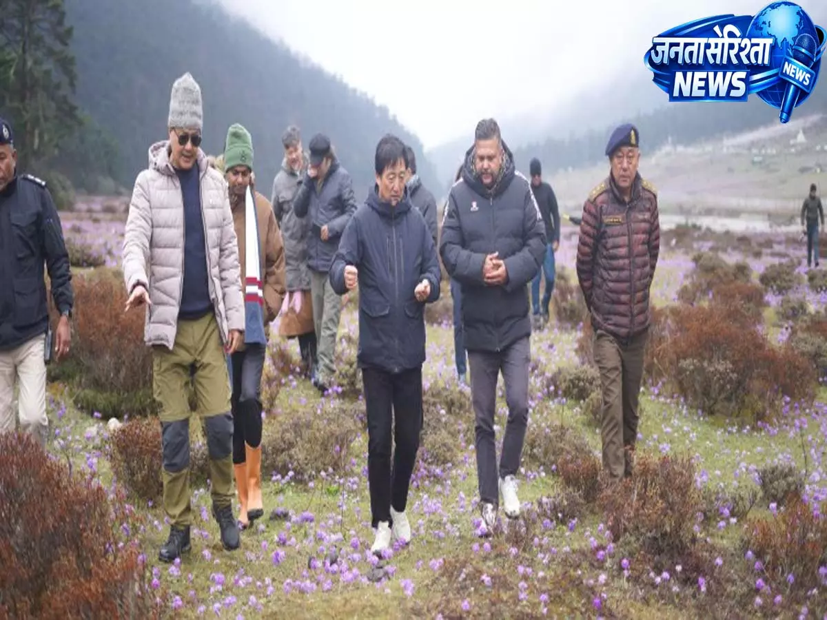 Sikkim: केंद्रीय मंत्री ने युमथांग घाटी और डोंगक्या ला दर्रे का किया दौरा Sikkim: केंद्रीय मंत्री ने युमथांग घाटी और डोंगक्या ला दर्रे का किया दौरा
