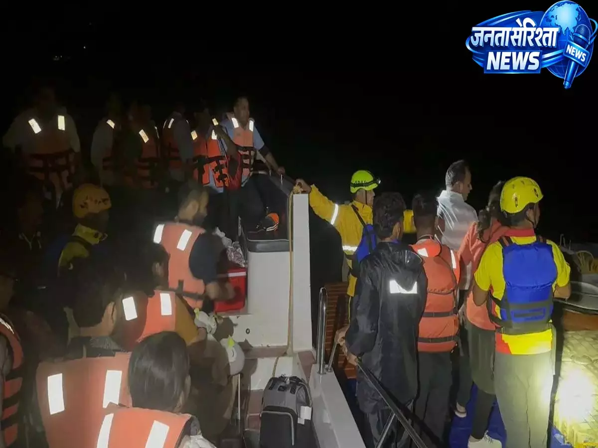 Uttarakhand: टिहरी गढ़वाल में तूफ़ान से तैरते हुए घर क्षतिग्रस्त, 25–30 लोगों का रेस्क्यू Uttarakhand: टिहरी गढ़वाल में तूफ़ान से तैरते हुए घर क्षतिग्रस्त, 25–30 लोगों का रेस्क्यू